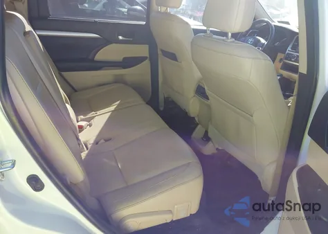 2018 Toyota Highlander Xle z USA, uszkodzony, nr VIN 5TDJZRFH8JS887180